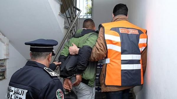 توقيف مهاجرَيْن سريين متلبسين بسرقة محتويات شقة بمراكش